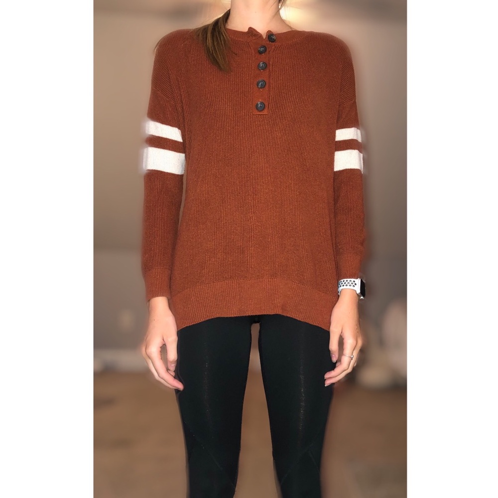 American eagle sweater with buttons